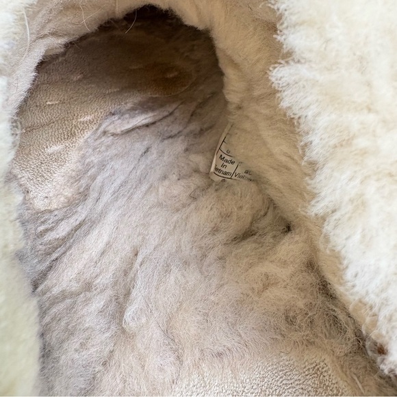 Cozy Shearling-Lined Brown Slippers - Picture 8 of 13